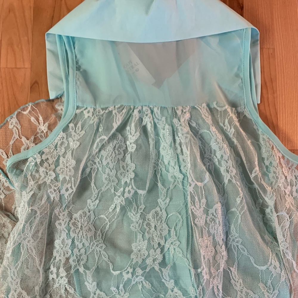 Body Central Mint Green Sheer Back Lace Button Up Tie Top NWT - Picture 4 of 12